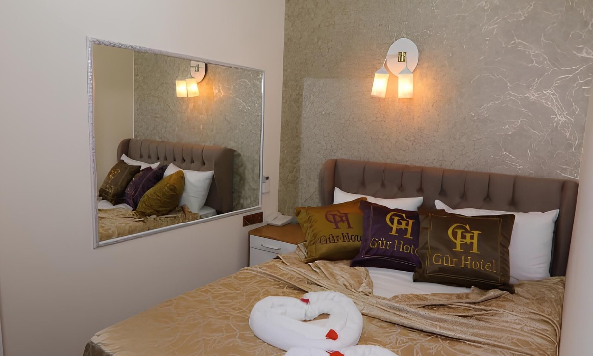 Caddebostan Mahallesi Condo | Gur Royal Suit Aparts