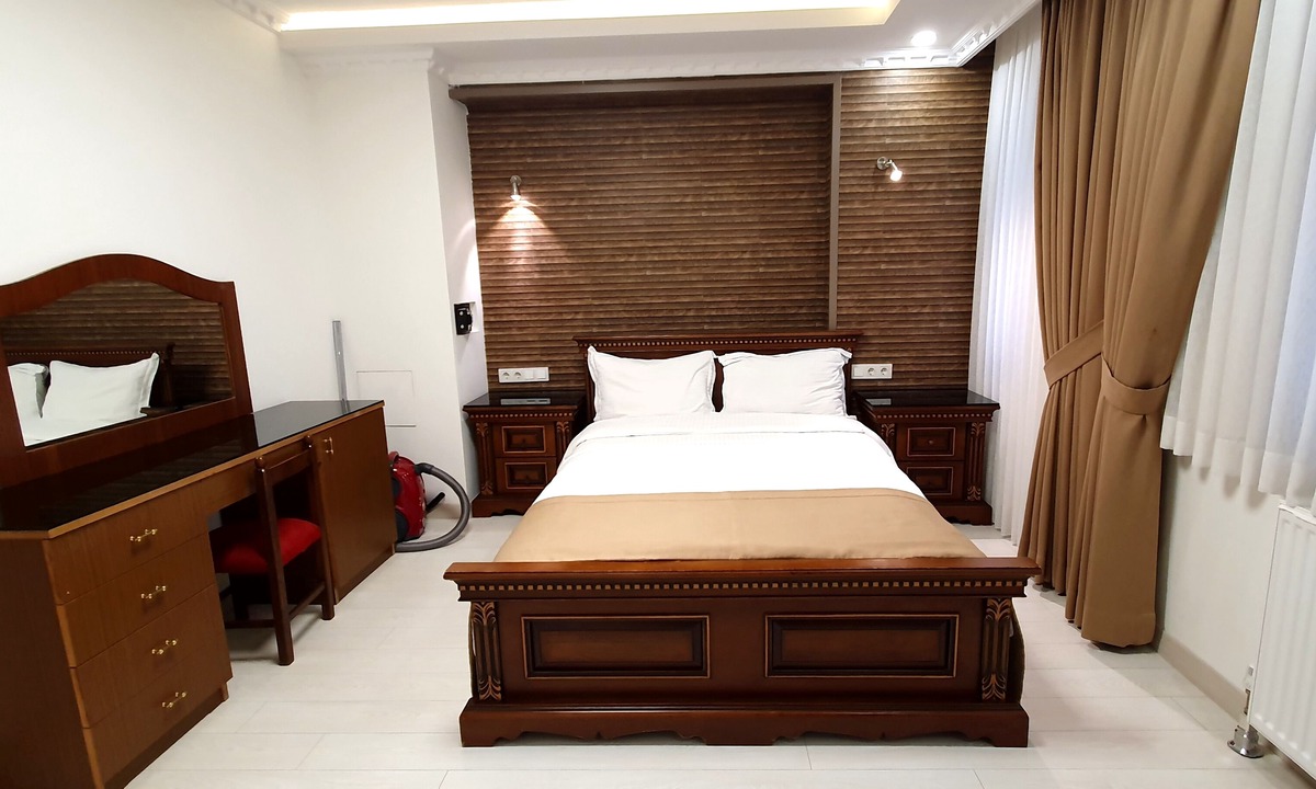 Cihangir Apartment | Taksim Cihangir Apt. Family & Friends 2BR: Sleeps 8, Central Location, Open Plan