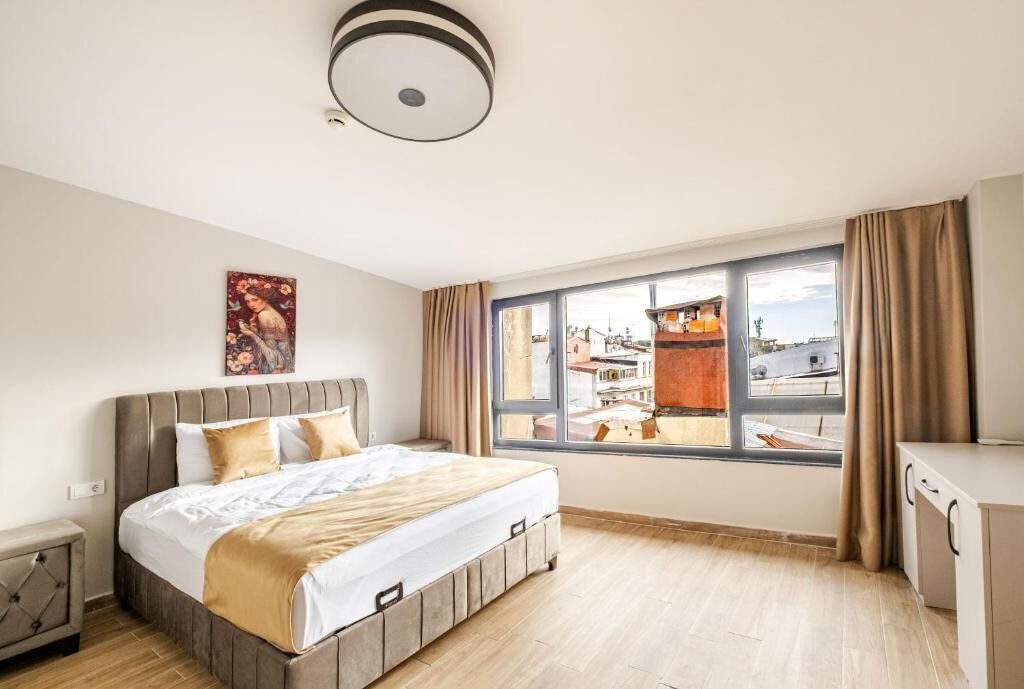 Cumhuriyet Apartment | B. POLAT