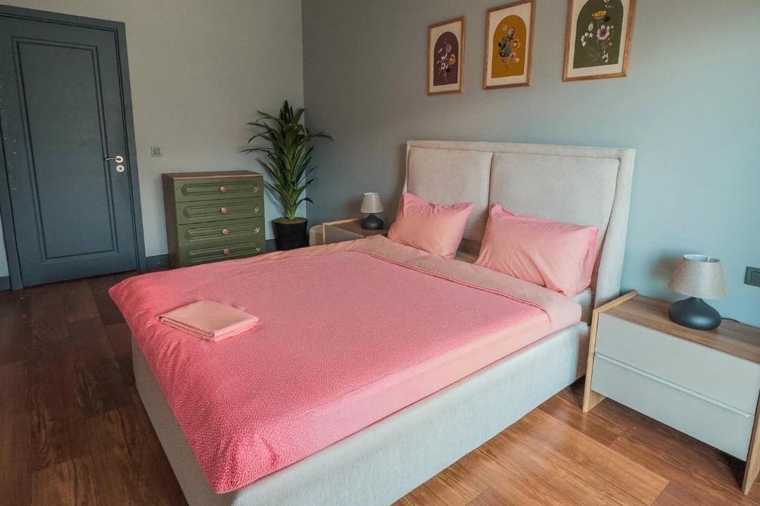 Taksim Apartment | Modern Central Apartment in Taksim w Pool, Gym, Balcony