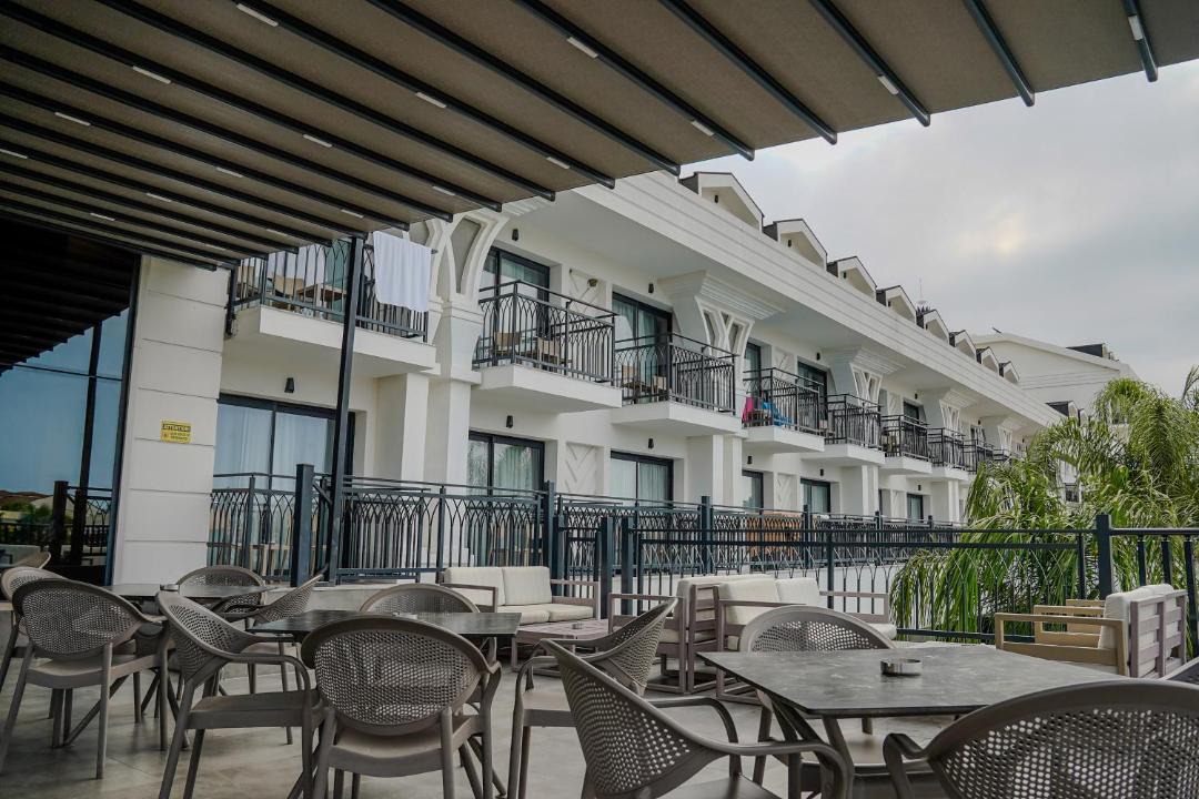 Side Hotel | Armella Hill Hotel