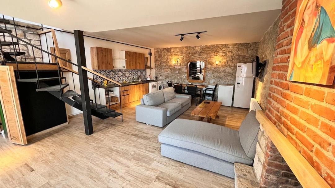 Urla Apartment | Cute Stone House 250 m from Urla Art Street