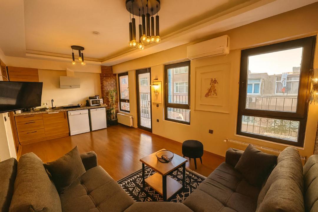 Tophane Apartment | GuestPort No 4 Luxury Suite, Galata Tower View, Balcony, 2 Bathrooms