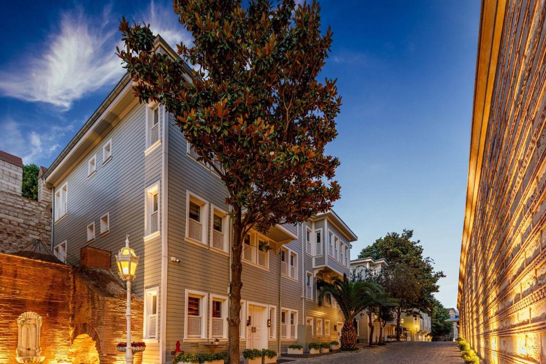 Sultanahmet Hotel | Hagia Sofia Mansions Istanbul, Curio Collection by Hilton