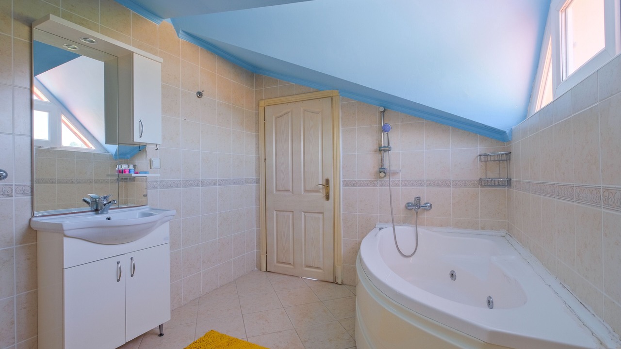 Photo of Bathroom in Mentese