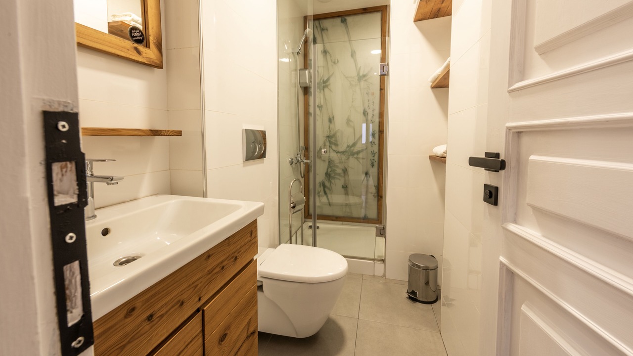 Photo of Bathroom in Pera