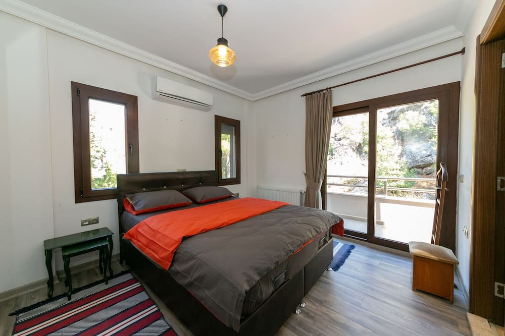 Photo of Bedroom in Icmeler