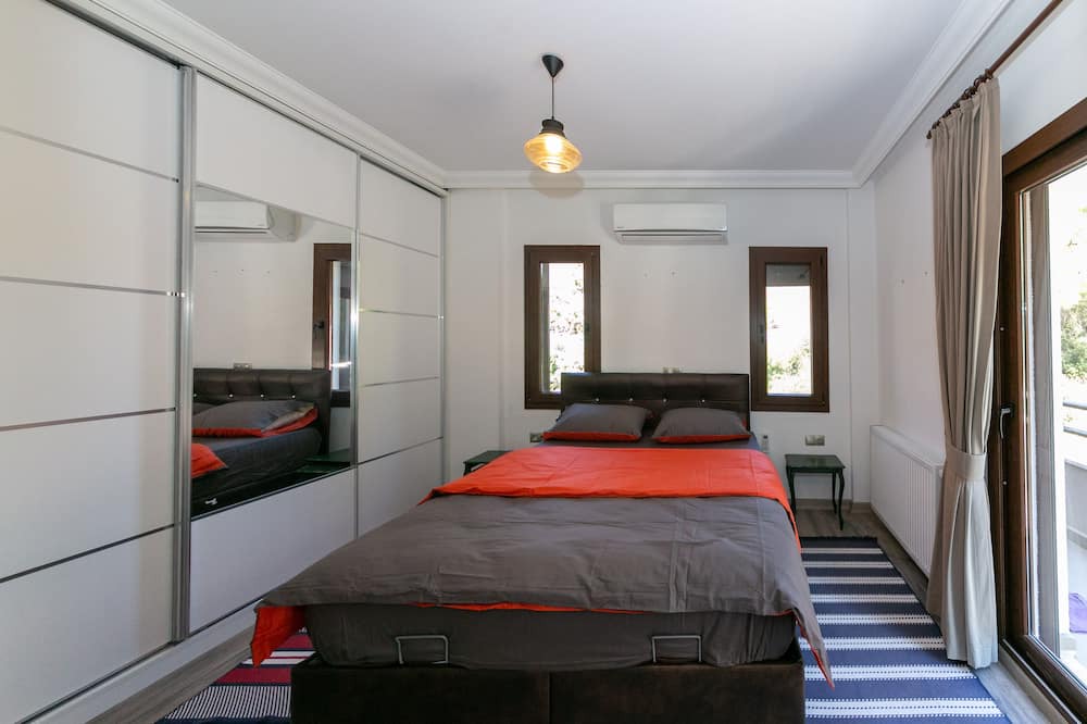Photo of Bedroom in Icmeler