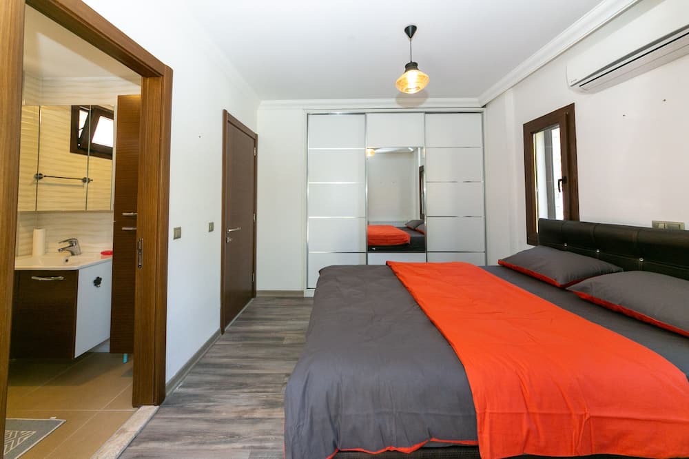Photo of Bedroom in Icmeler