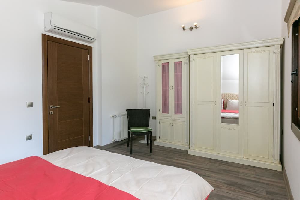 Photo of Bedroom in Icmeler