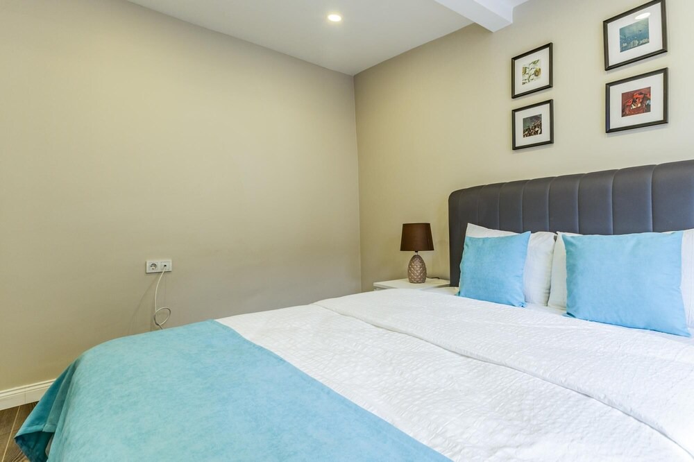 Photo of Bedroom in Osmanbey