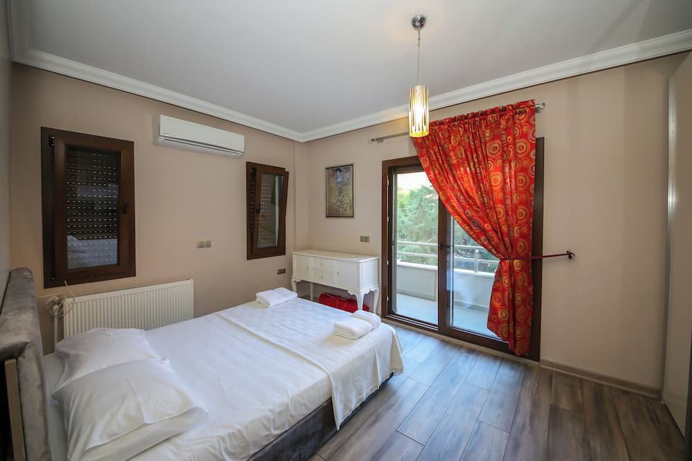 Photo of Bedroom in Icmeler