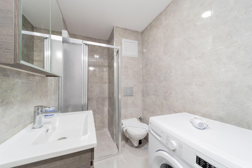 Photo of Bathroom in Kundu