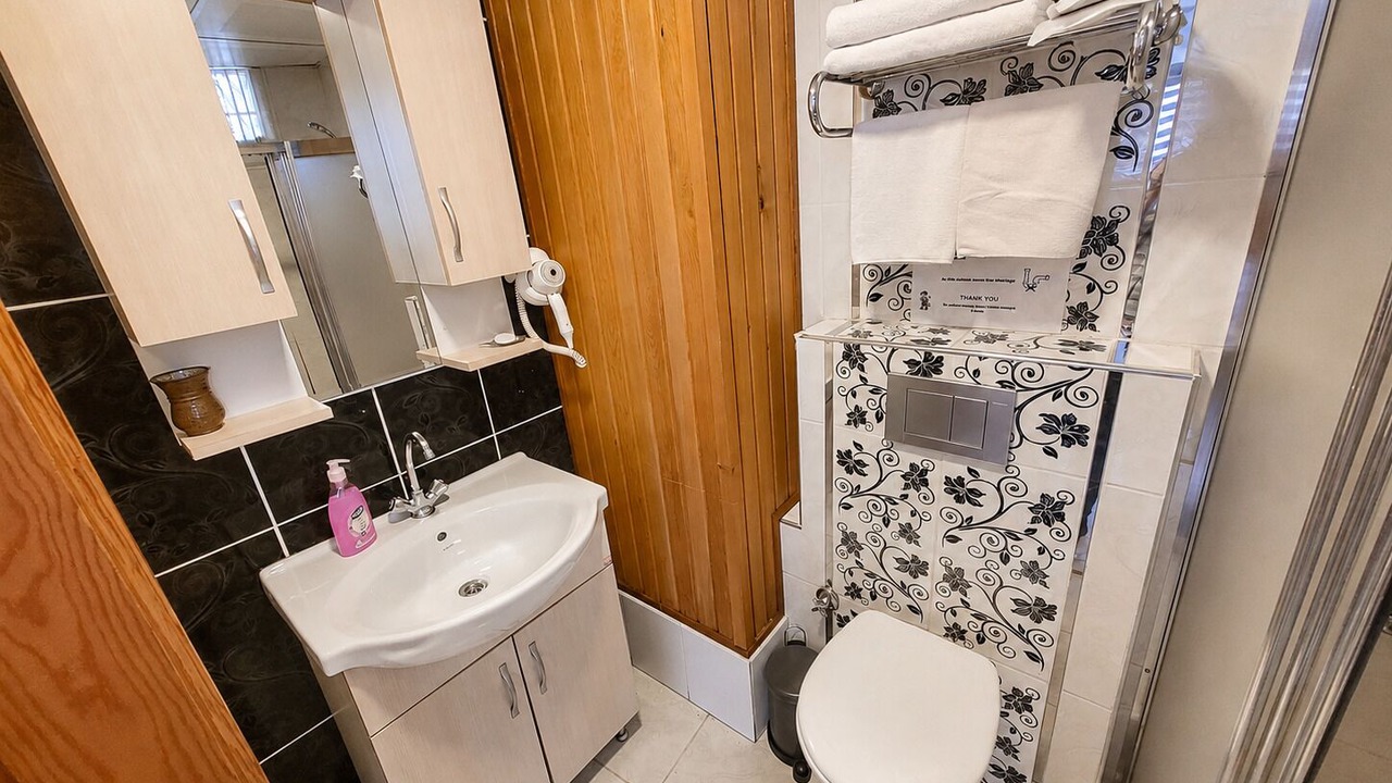 Photo of Bathroom in Kumkapi