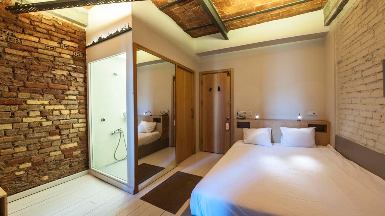 Photo of Bedroom in Pera