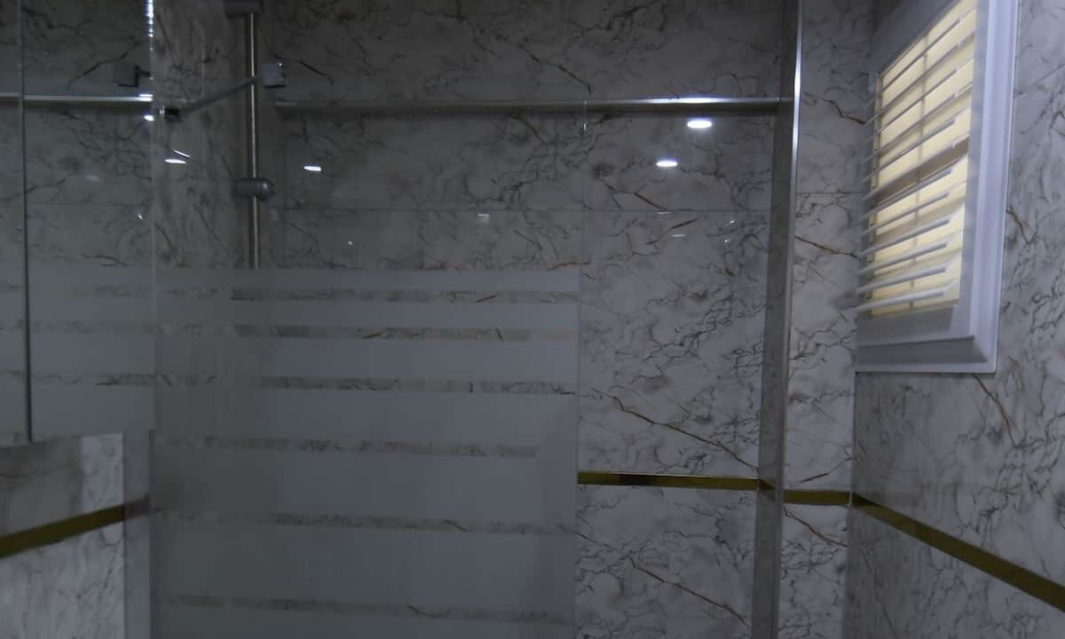 Photo of Bathroom in Kale