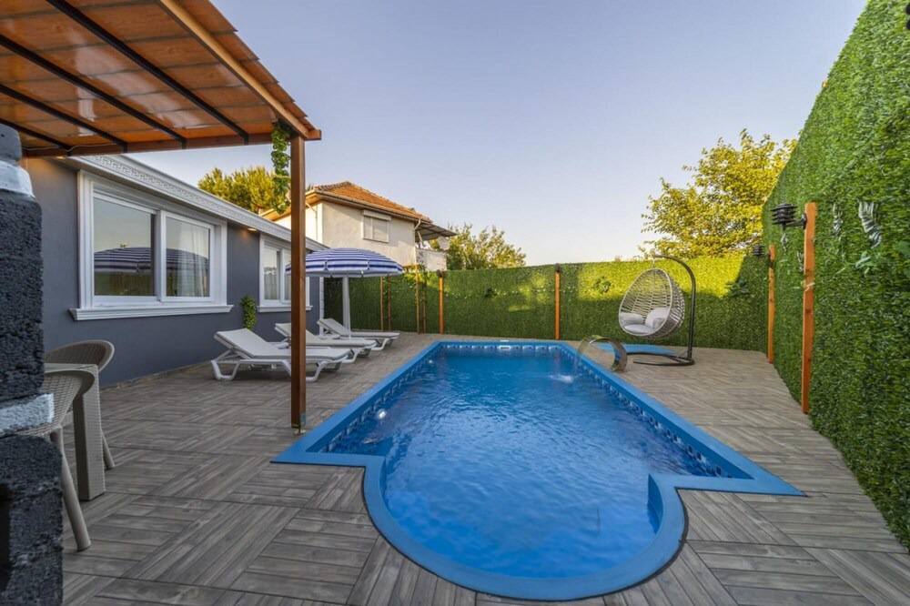 Photo of Outdoor in Lara