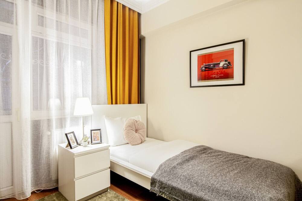 Photo of Bedroom in Osmanbey