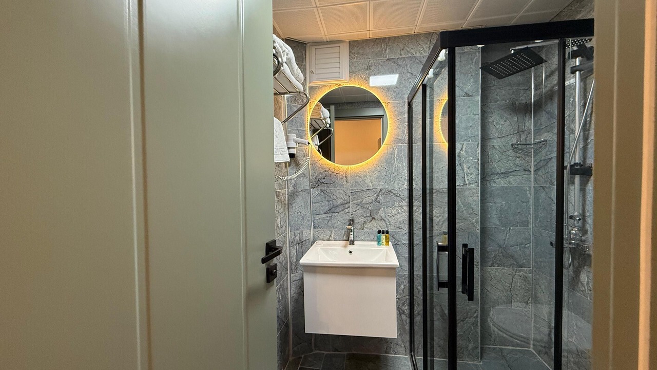 Photo of Bathroom in Batman