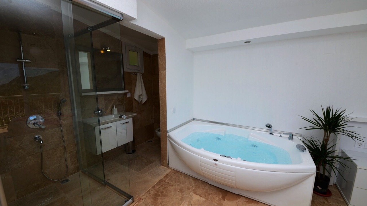 Photo of Bathroom in Islamlar