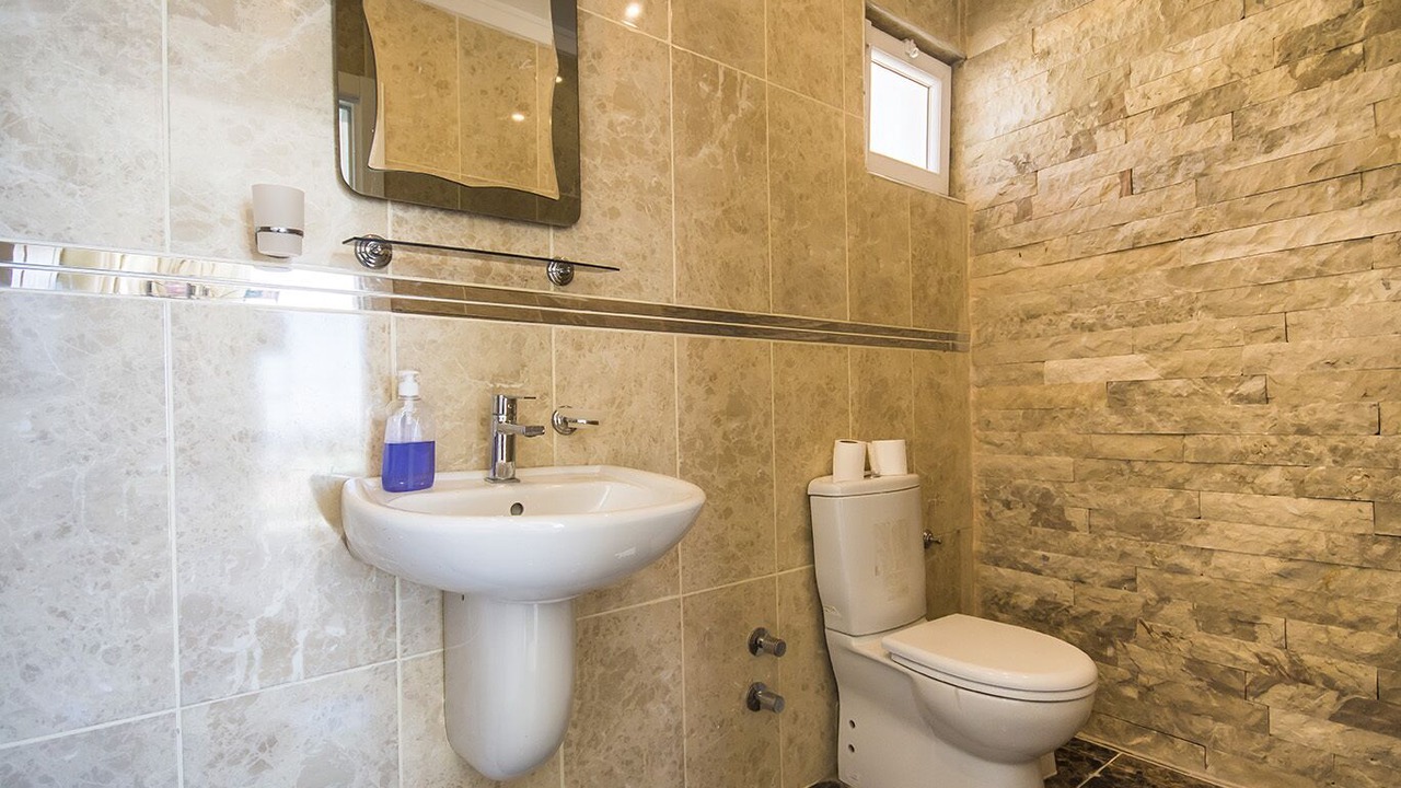 Photo of Bathroom in Islamlar