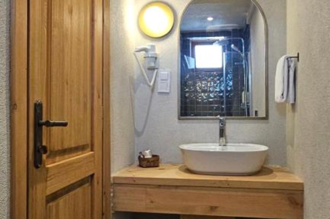 Photo of Bathroom in Side
