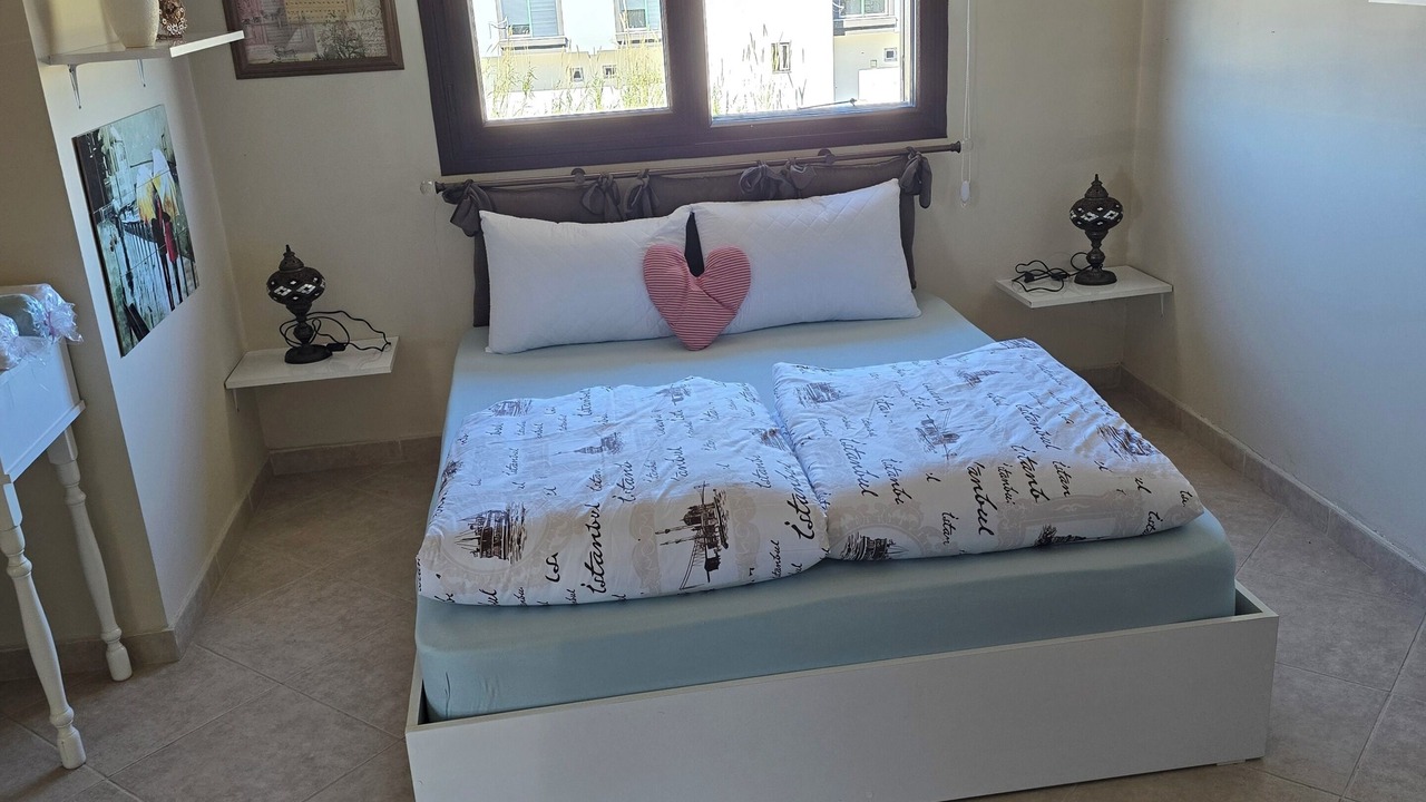 Photo of Bedroom in Side