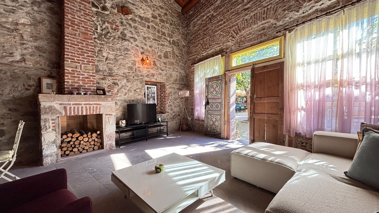 Photo of Livingroom in Ayvalik
