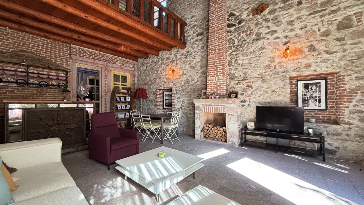 Photo of Livingroom in Ayvalik
