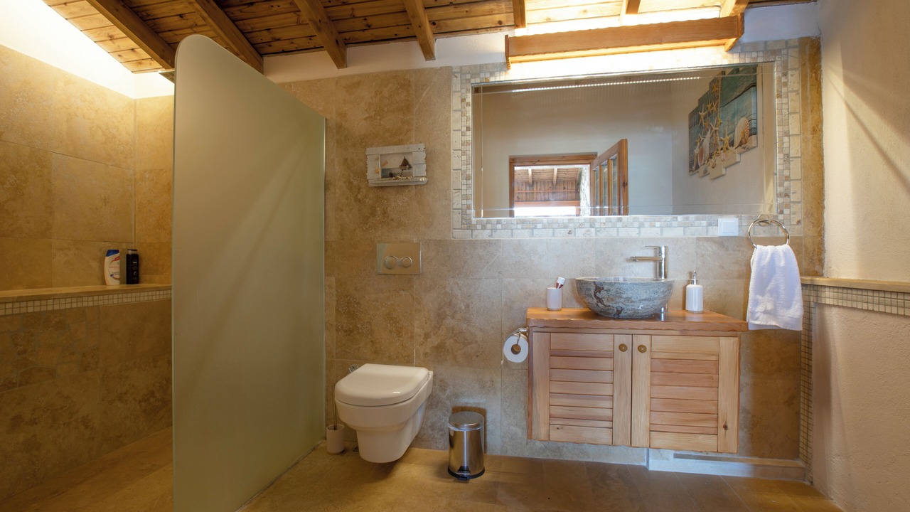 Photo of Bathroom in Mentese
