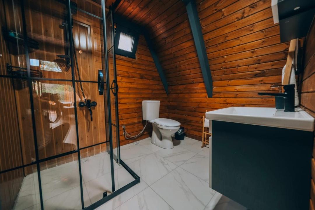 Photo of Bathroom in Yanik