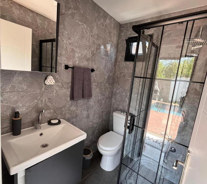 Photo of Bathroom in Yanik