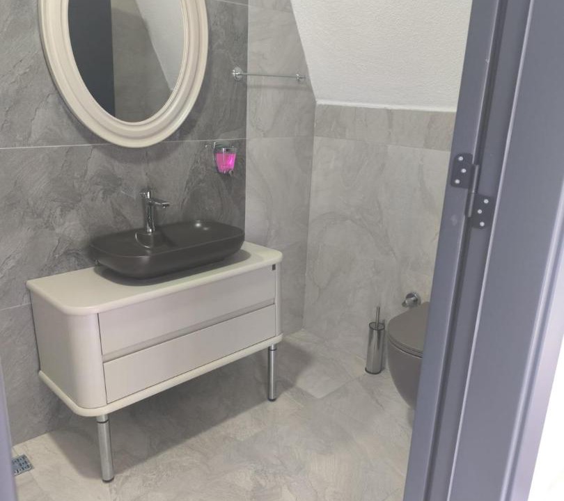 Photo of Bathroom in Yanik