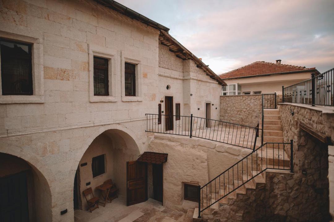 Photo of Others in Cavusin