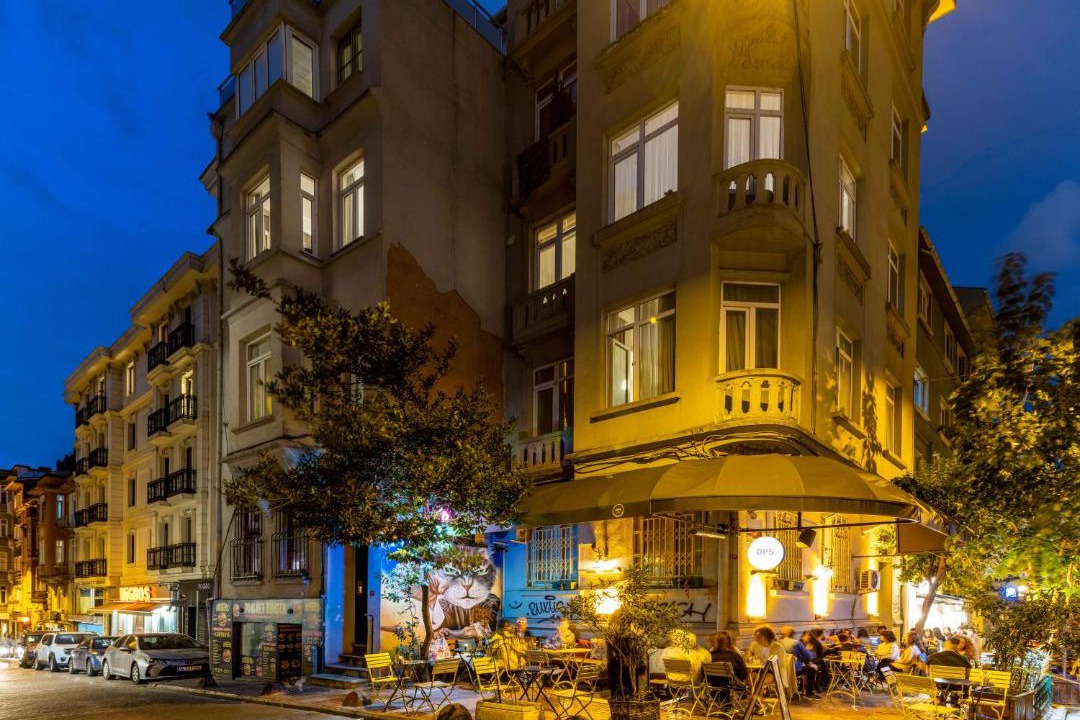 Photo of Others in Cihangir