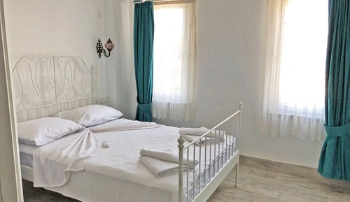 Deluxe Quadruple Room, Garden View