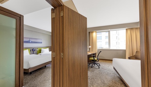 Family Room, 1 Queen Bed, Connecting Rooms