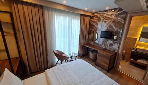 Comfort Plus single Room