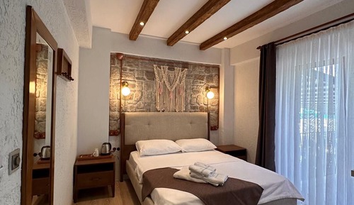 Superior Double Room, 1 Queen Bed, Balcony, Garden View