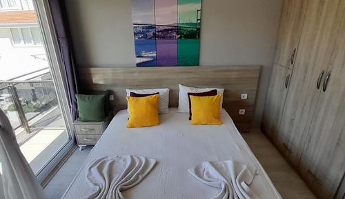 Deluxe Condo, Pool View