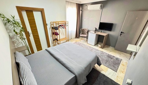 Classic Double Room, 1 Queen Bed, City View