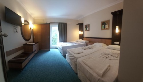 Comfort Triple Room