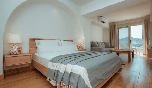 Sunset House ( Annex ) | Superior Plus Room NO ELEVATOR