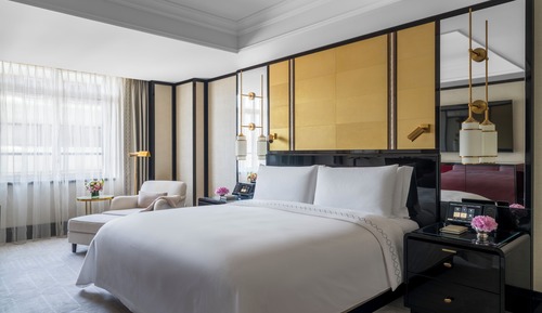 Executive Suite, 1 King Bed with Sofa Bed
