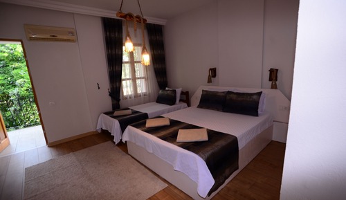 Classic Double or Twin Room, Non Smoking