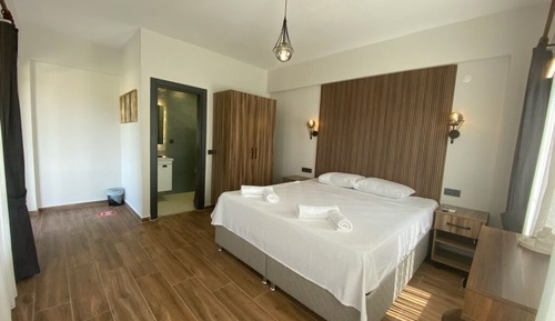 Deluxe Double Room, Balcony, Garden View