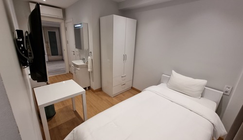 Economy Single Room