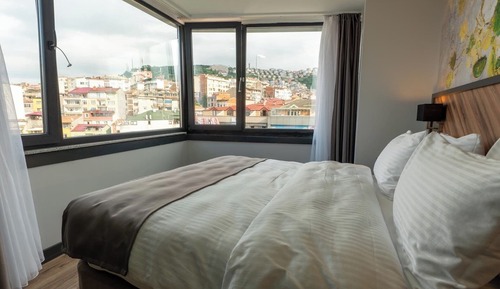 Condo 2+1 ODA (711)