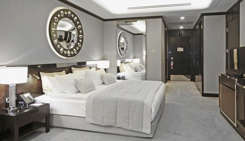Standard Room, 1 King Bed, Accessible (Low Floor)