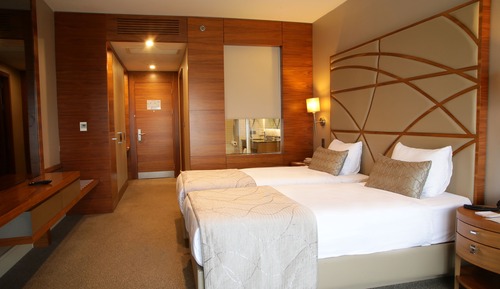 Superior Twin Room, Connecting Rooms, Partial Sea View